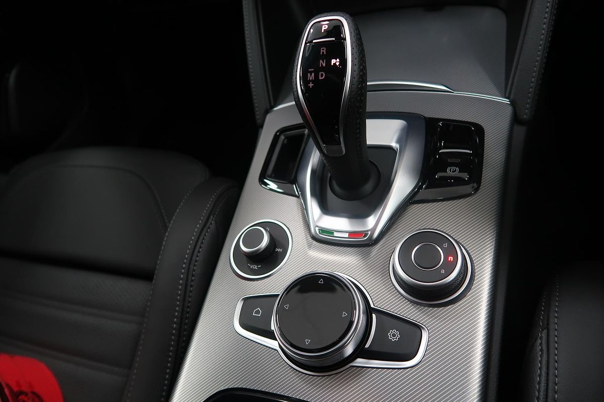 2023 Alfa Romeo Stelvio Veloce Series 4