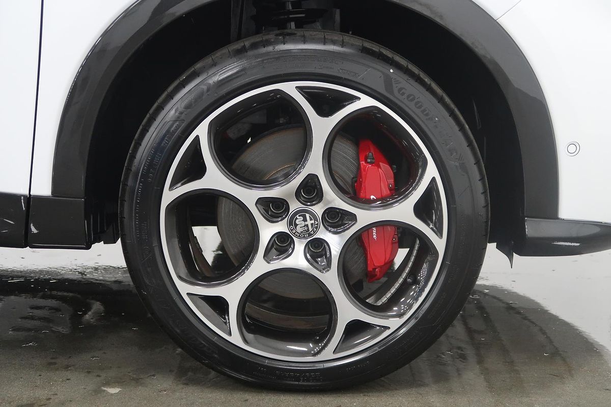 2024 Alfa Romeo Tonale Veloce Plug-In Hybrid Series 1