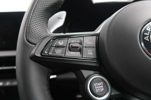 2024 Alfa Romeo Tonale Veloce Plug-In Hybrid Series 1