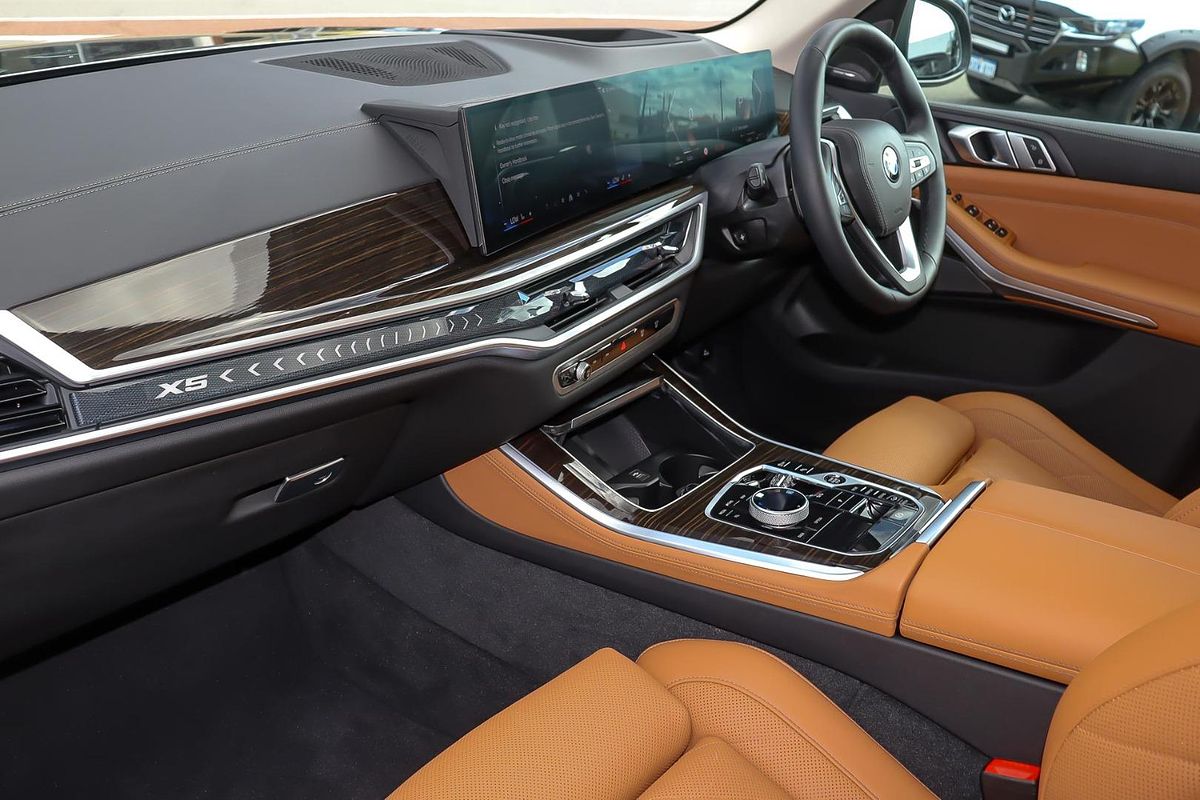 2023 BMW X5 xDrive30d xLine G05 LCI