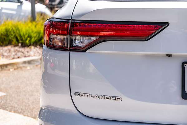 2022 Mitsubishi Outlander LS ZM