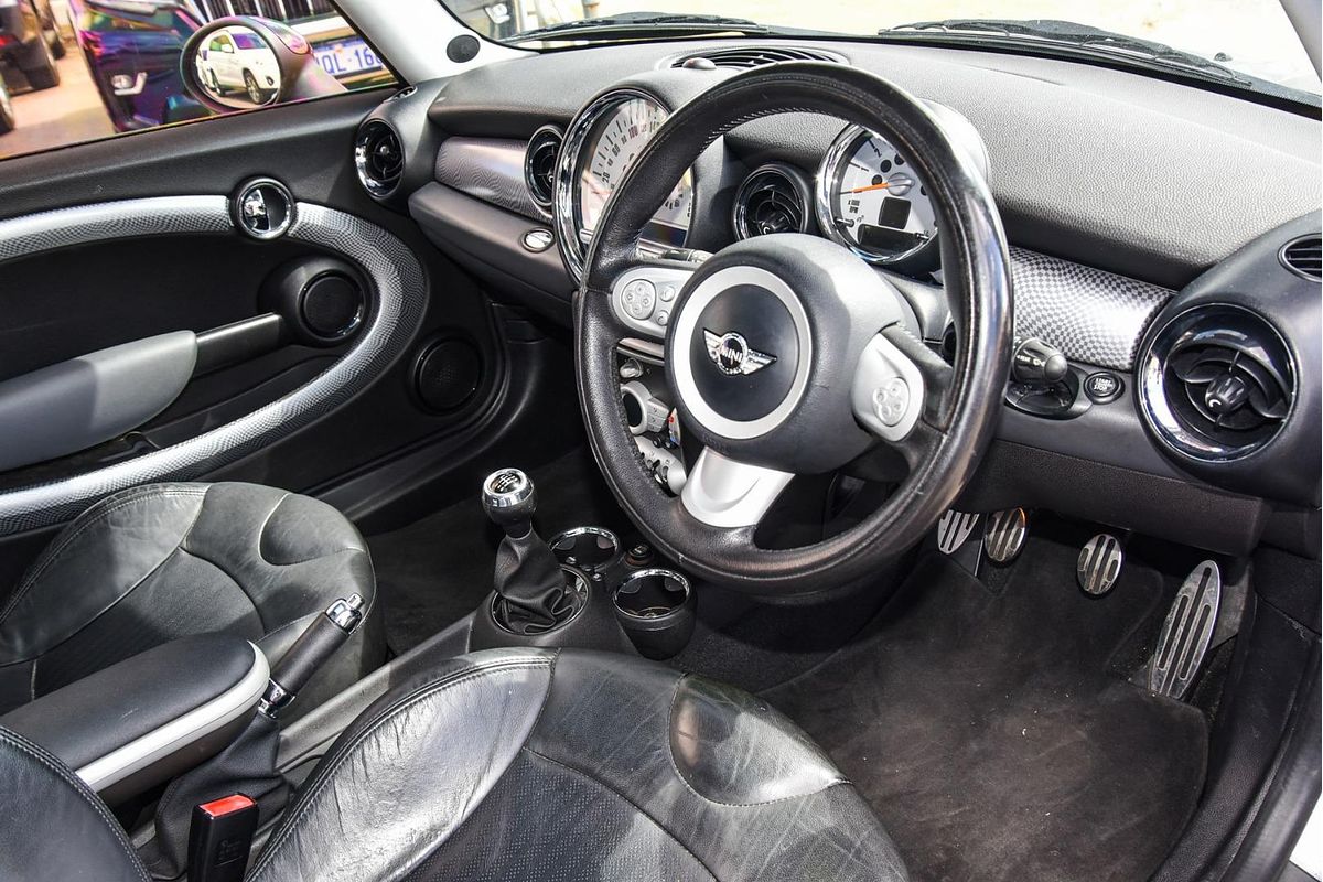 2009 MINI Hatch Cooper S R56