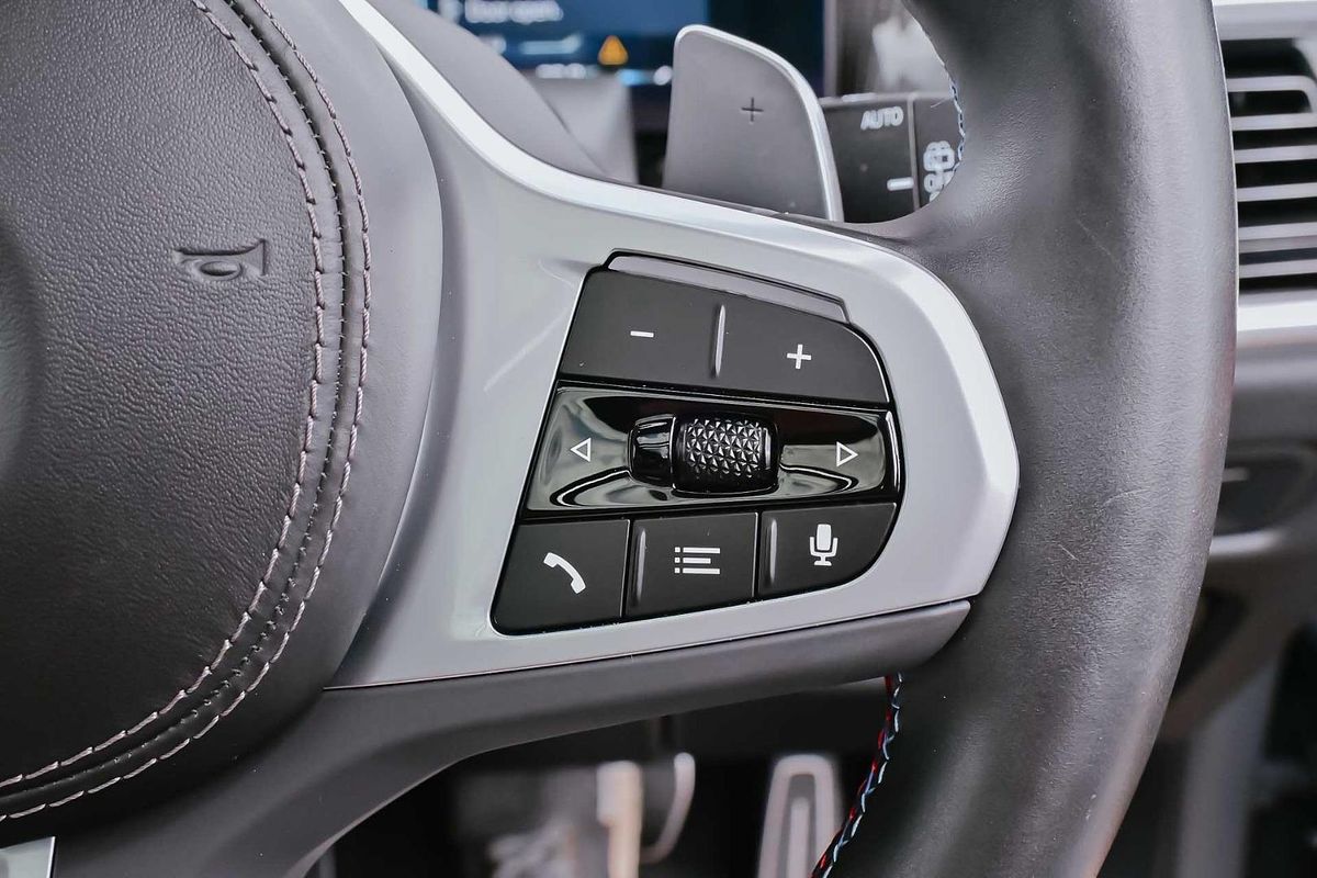 2023 BMW X5 M60i G05 LCI