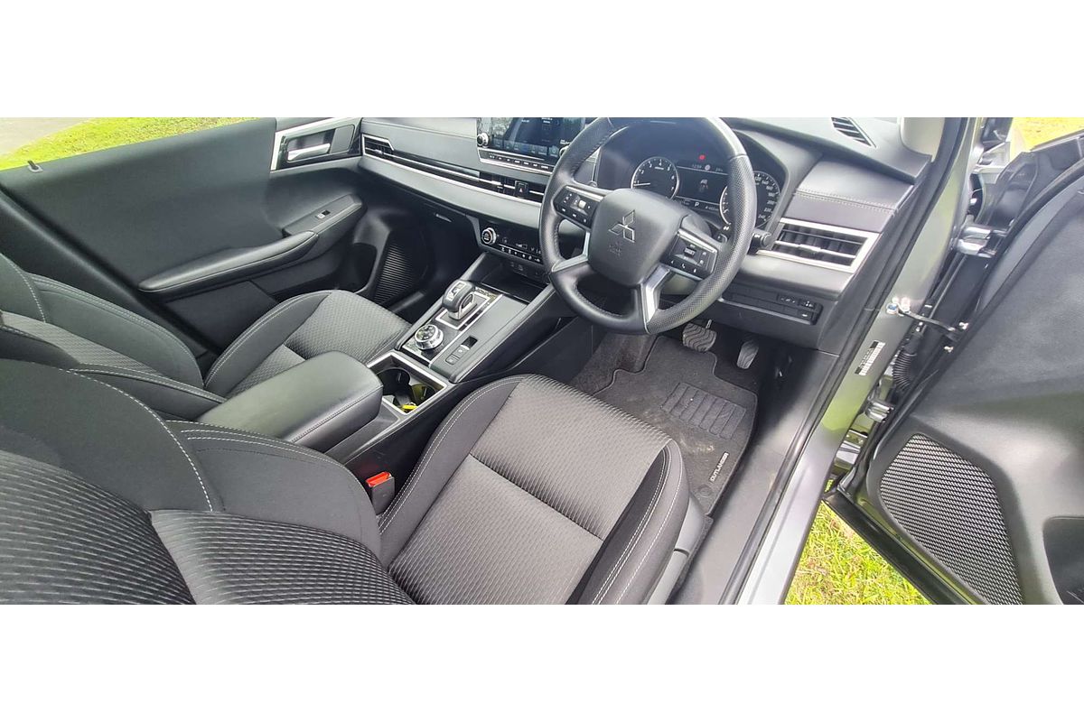 2022 Mitsubishi Outlander LS ZM