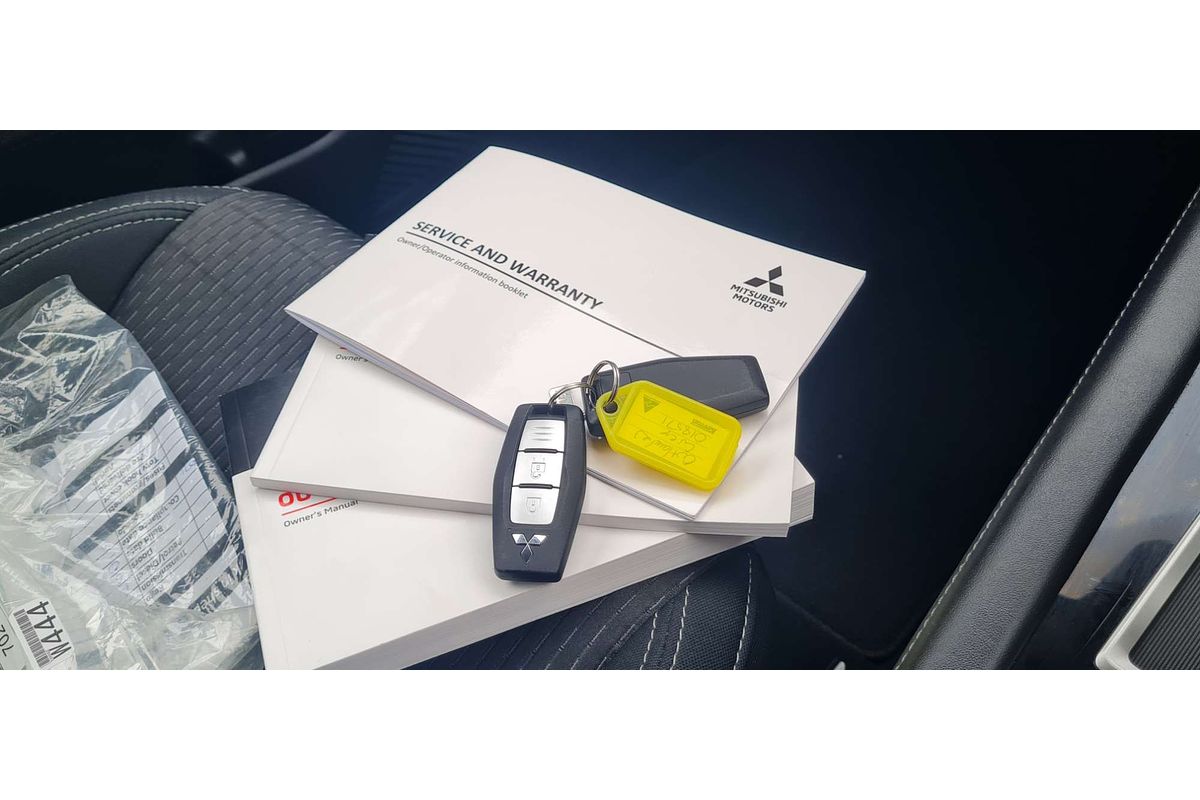 2022 Mitsubishi Outlander LS ZM