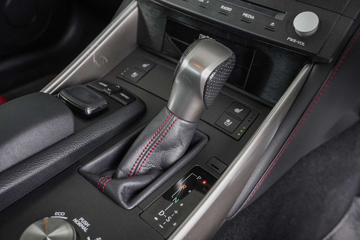 2016 Lexus IS IS300h F Sport AVE30R