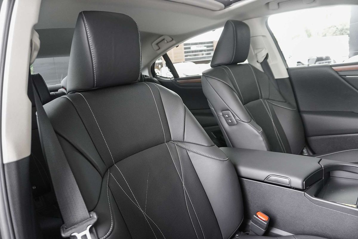 2024 Lexus ES ES300h Sports Luxury AXZH10R
