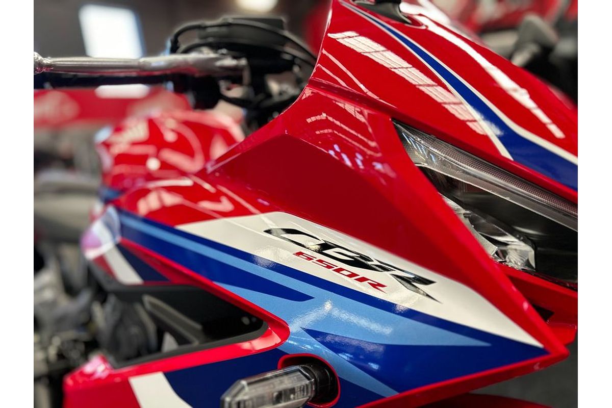 2024 Honda CBR650R E-CLUTCH