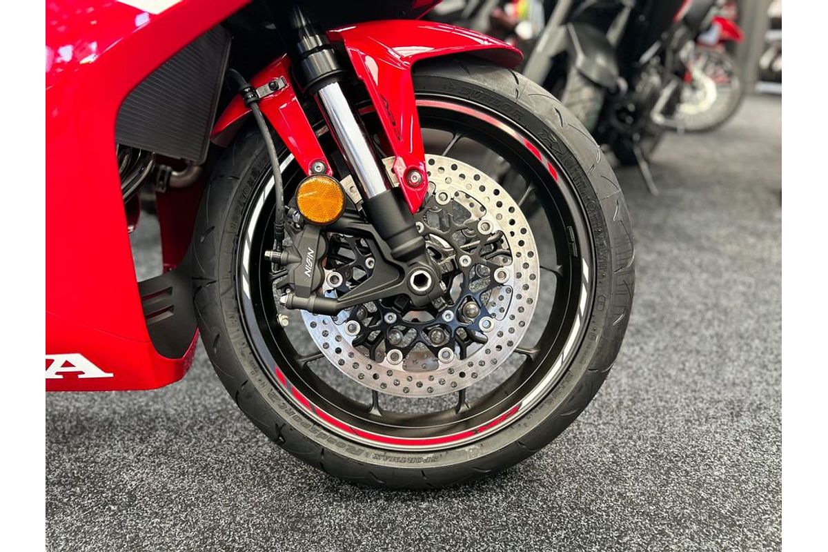 2024 Honda CBR650R E-CLUTCH