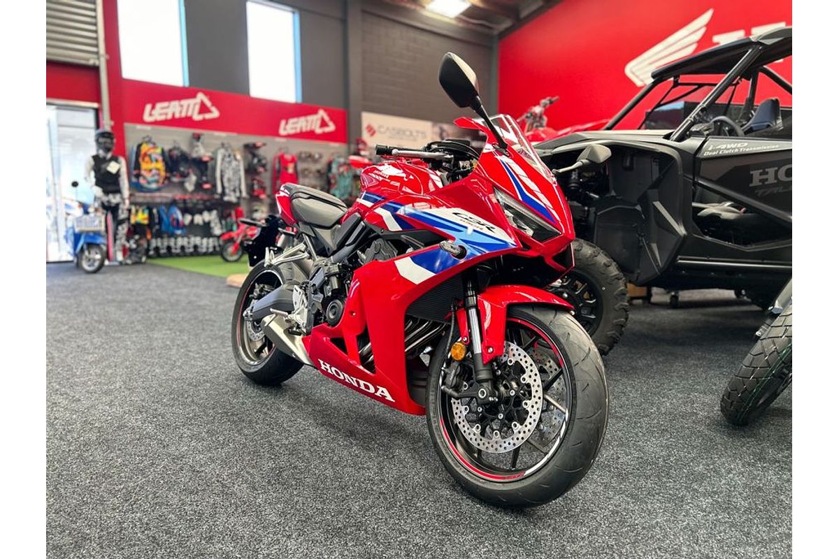 2024 Honda CBR650R E-CLUTCH