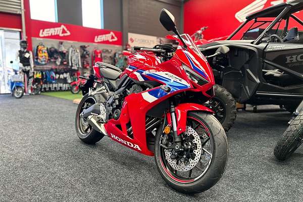 2024 Honda CBR650R E-CLUTCH
