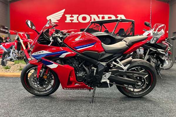 2024 Honda CBR650R E-CLUTCH