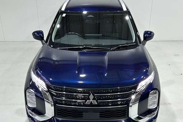 2023 Mitsubishi Outlander ES ZM