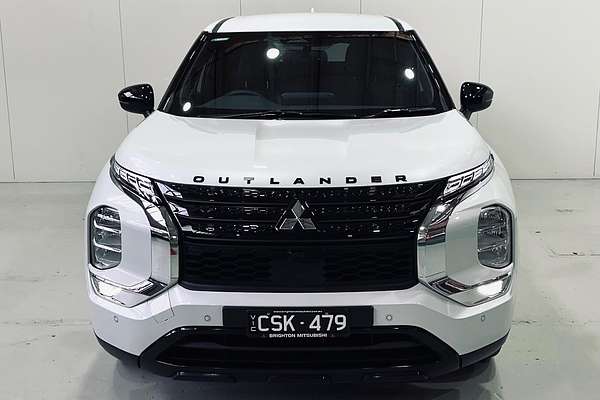 2023 Mitsubishi Outlander LS Black Edition ZM