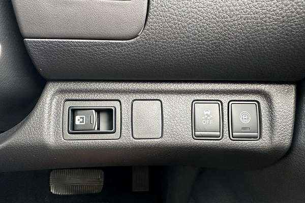 2024 Nissan Navara ST D23 4X4