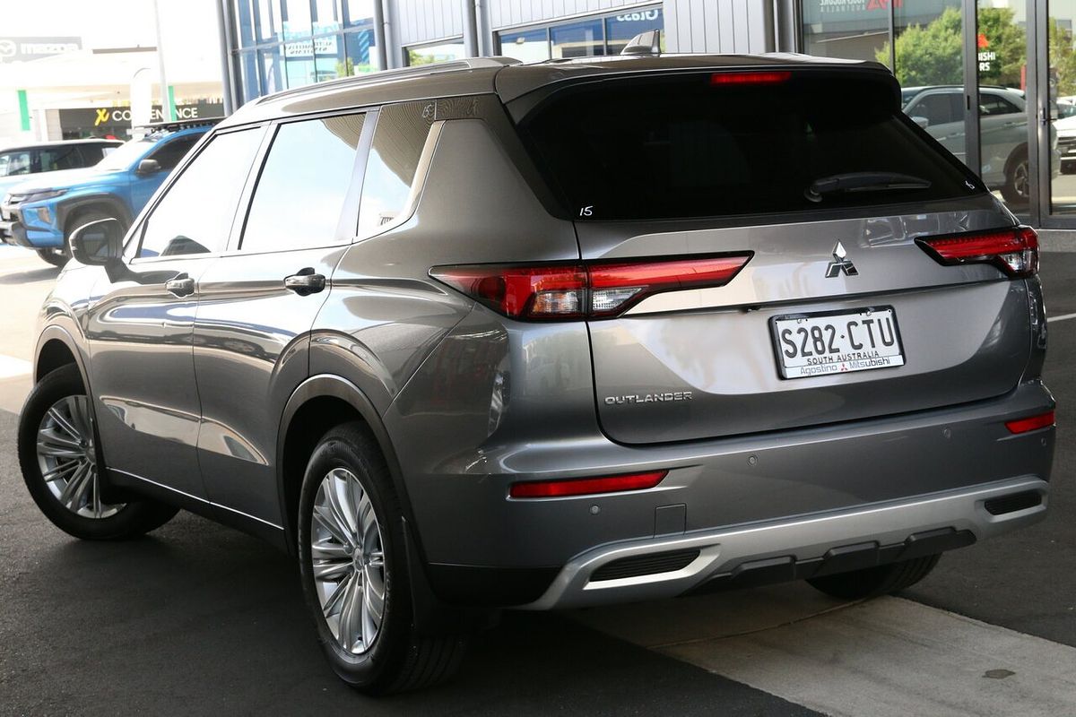 2022 Mitsubishi Outlander LS ZM