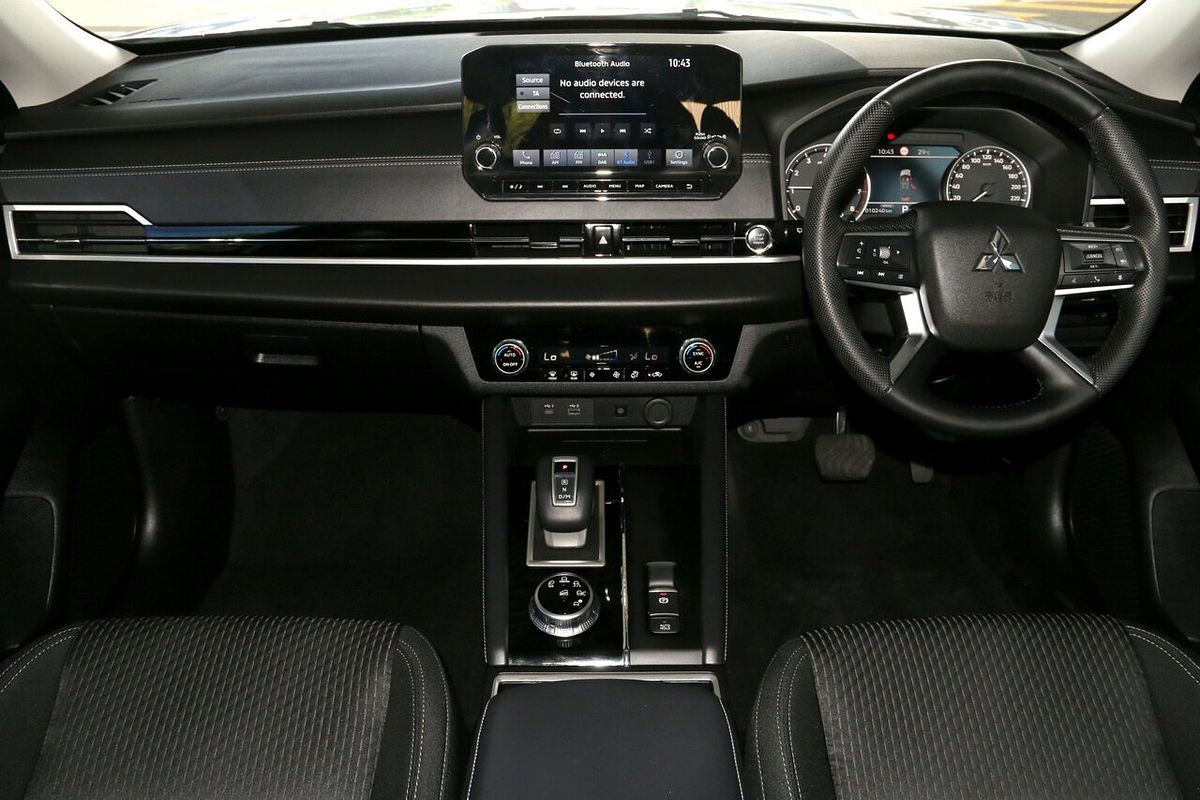 2022 Mitsubishi Outlander LS ZM