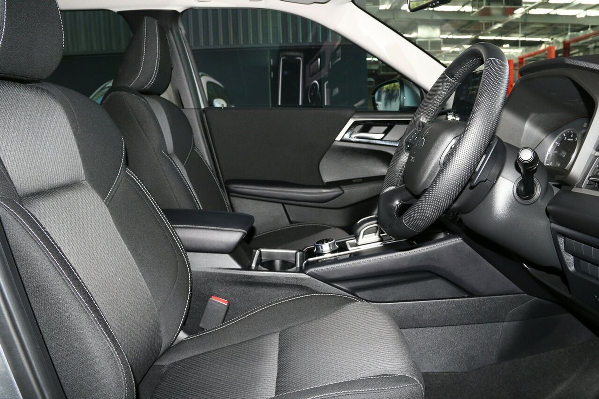2022 Mitsubishi Outlander LS ZM