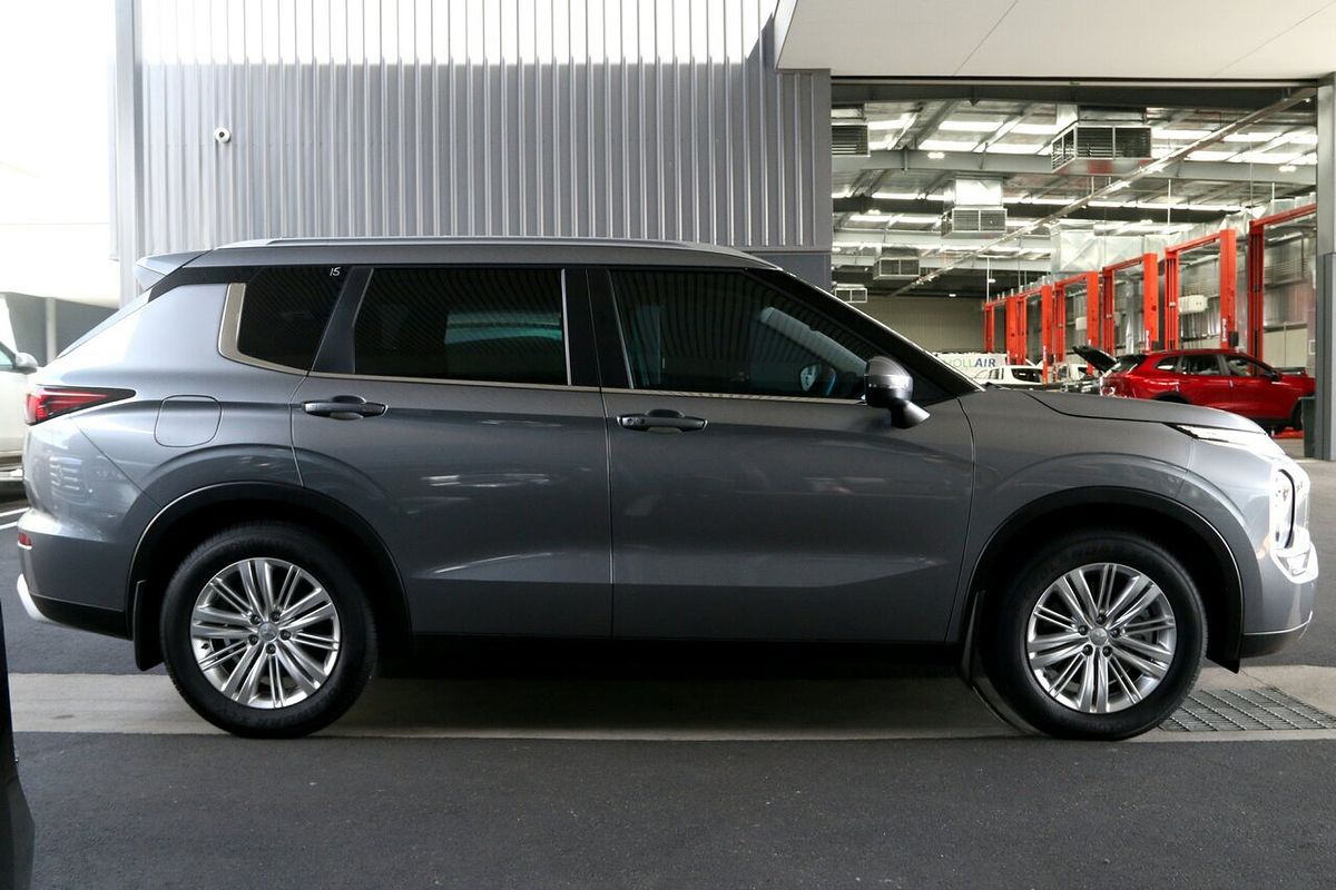 2022 Mitsubishi Outlander LS ZM