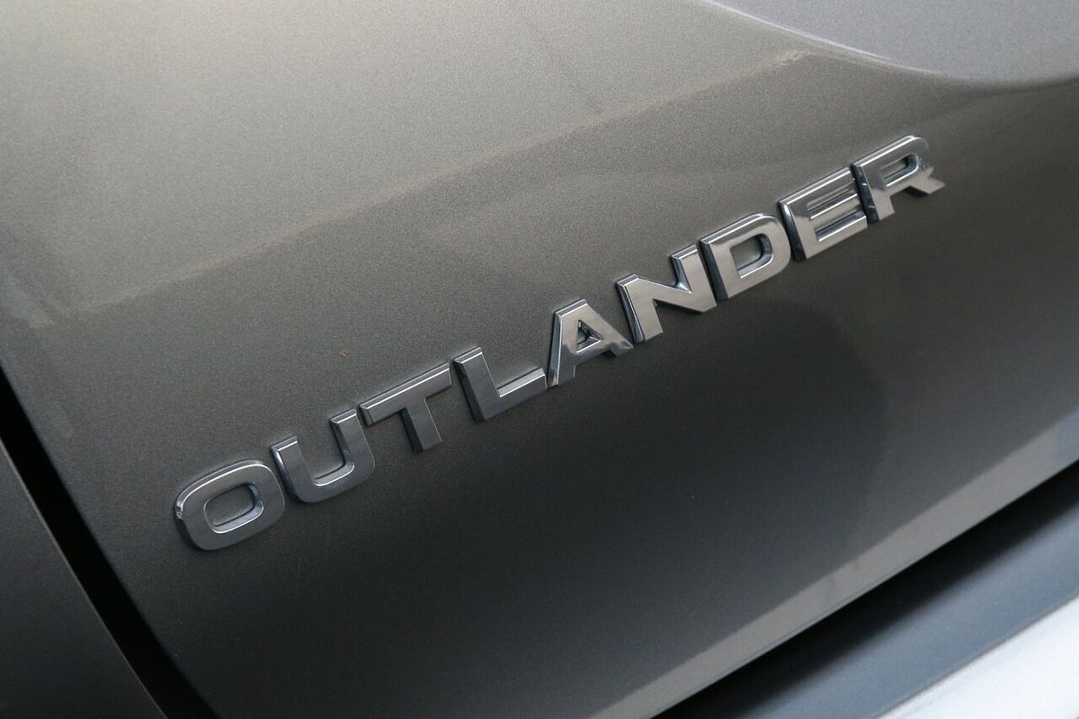 2022 Mitsubishi Outlander LS ZM