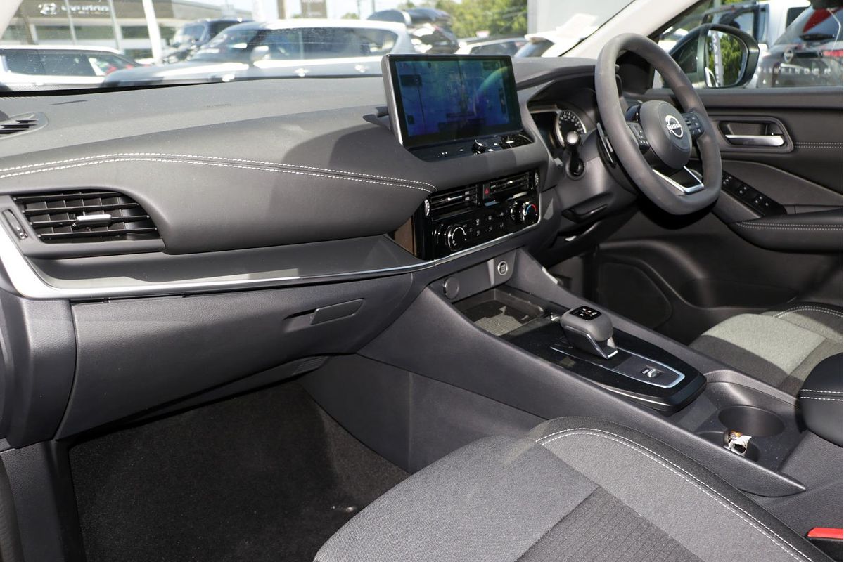 2024 Nissan QASHQAI ST+ J12