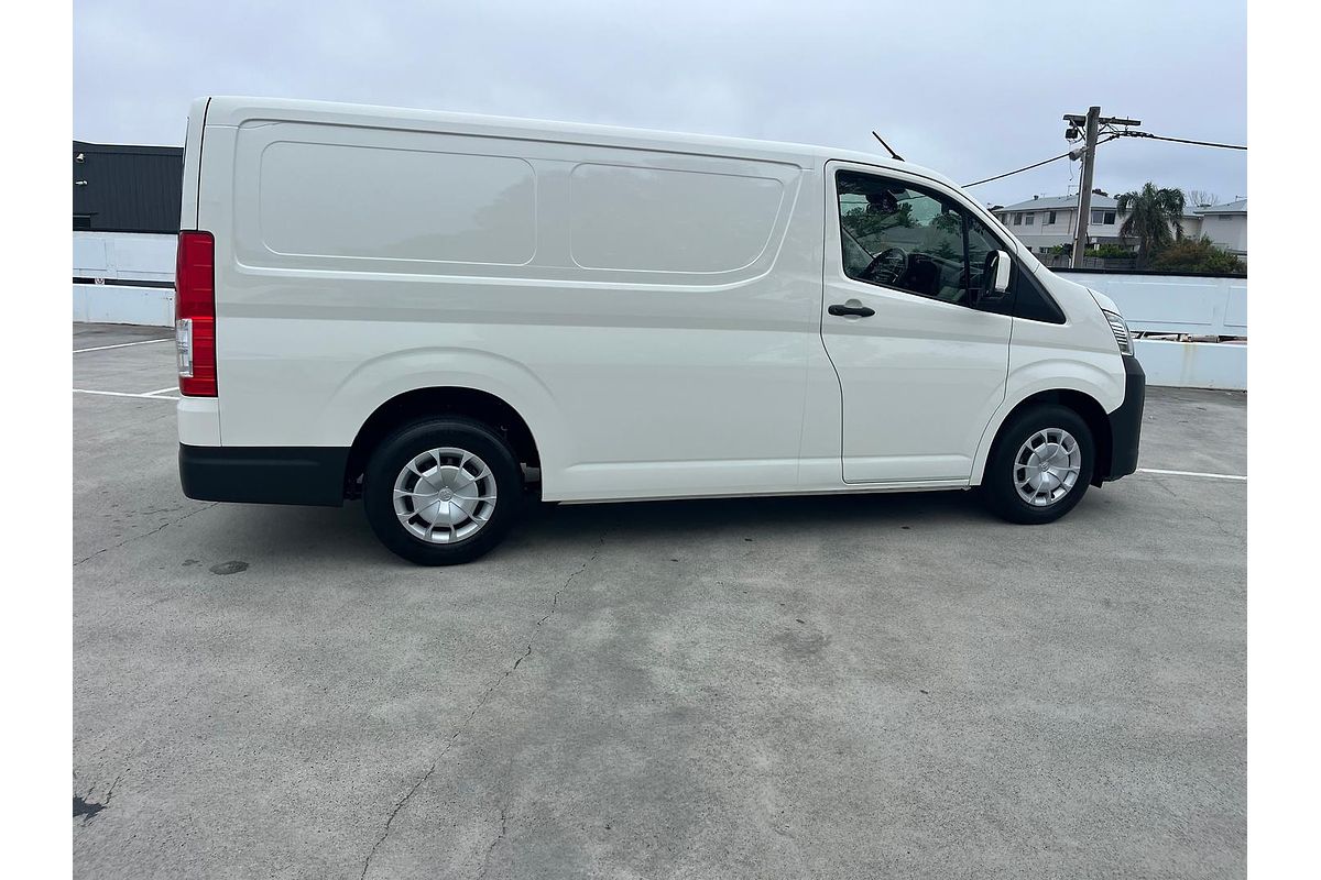 2023 Toyota Hiace GDH300R