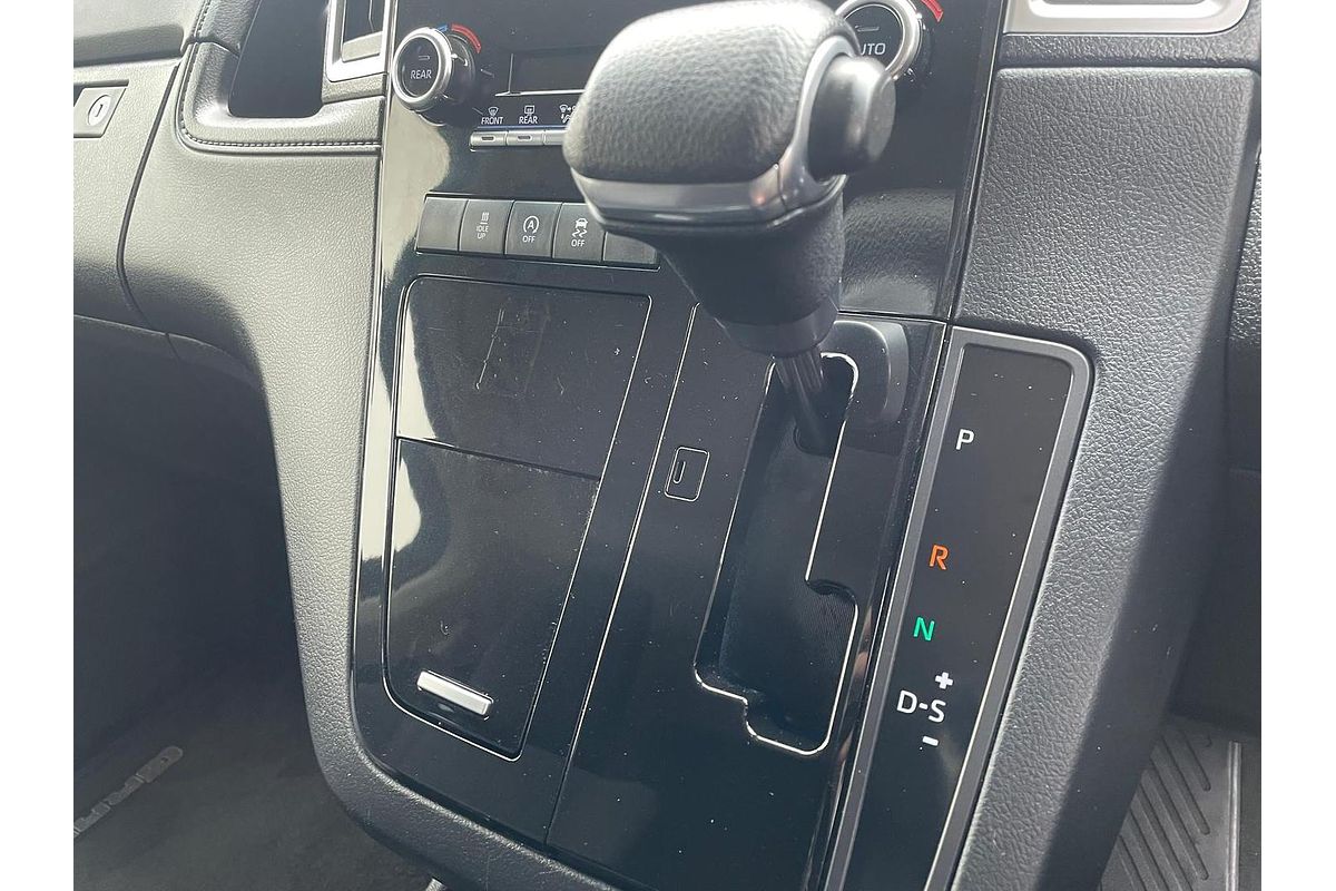 2019 Toyota Granvia GDH303R