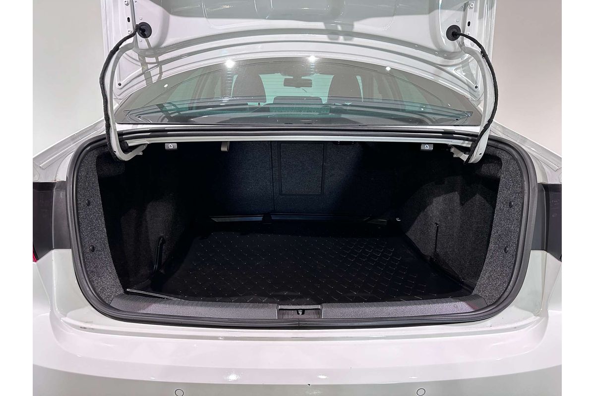 2015 Volkswagen Jetta 155TSI Highline Sport 1B