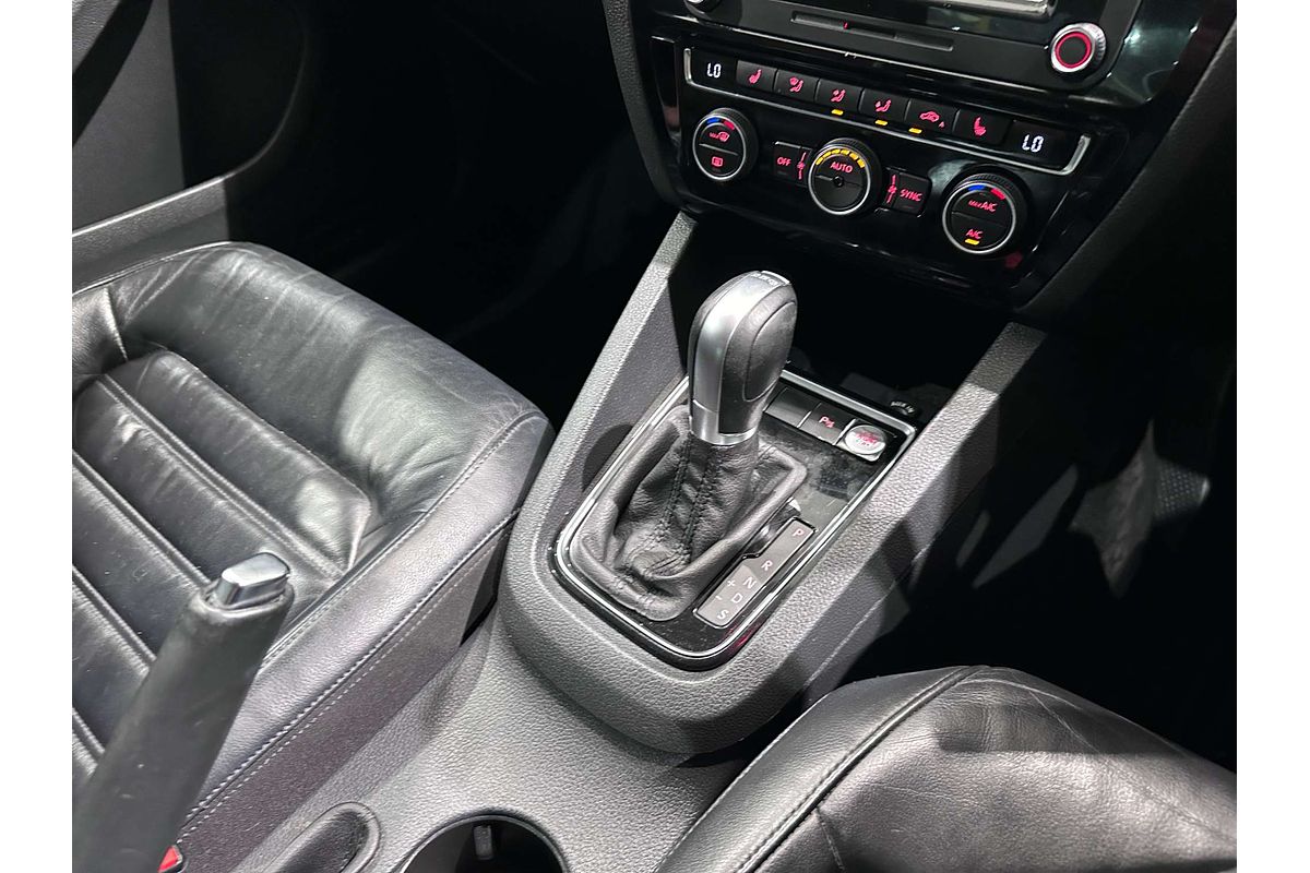2015 Volkswagen Jetta 155TSI Highline Sport 1B