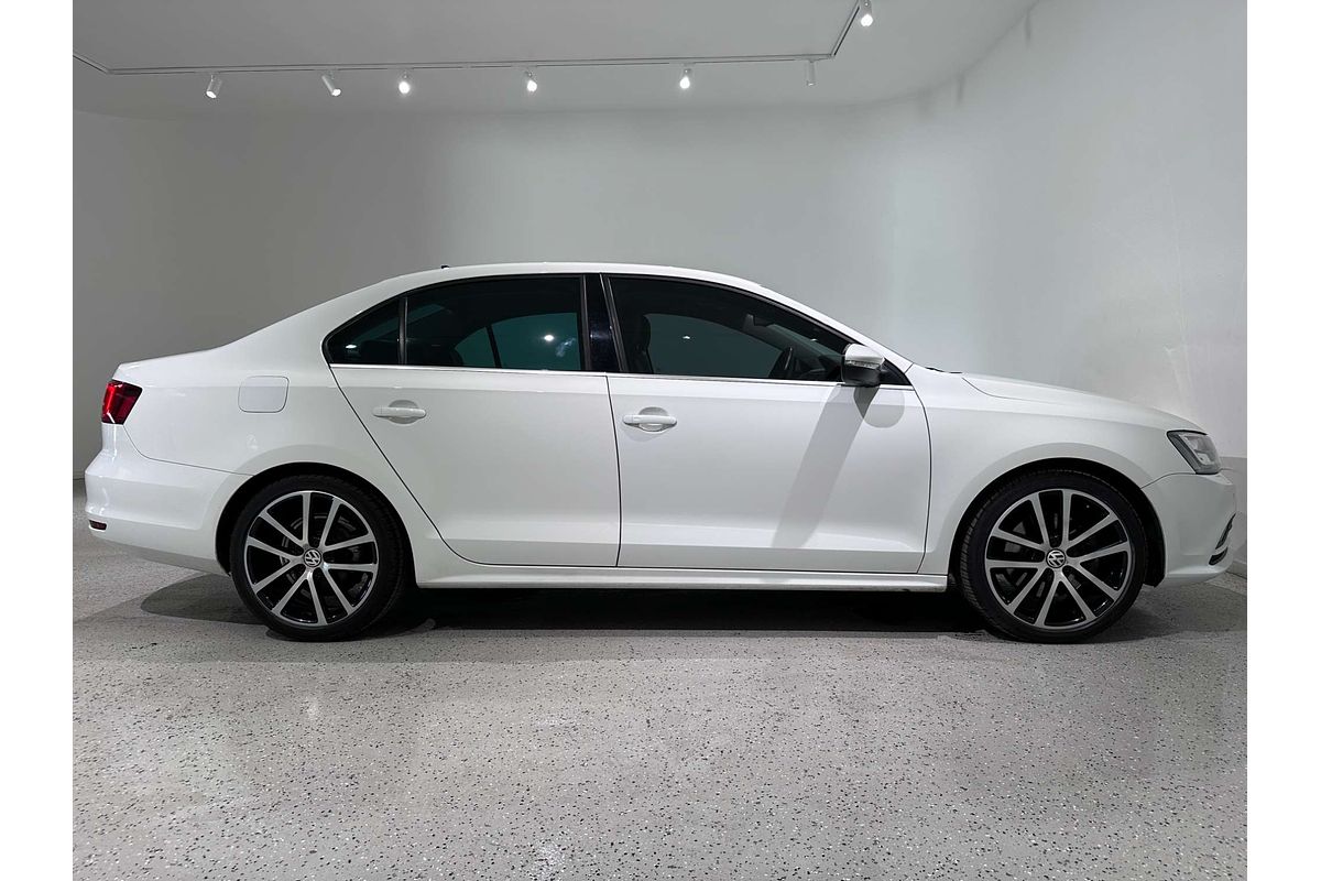 2015 Volkswagen Jetta 155TSI Highline Sport 1B