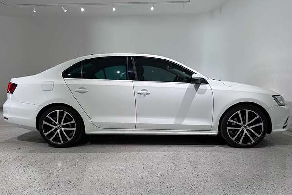 2015 Volkswagen Jetta 155TSI Highline Sport 1B