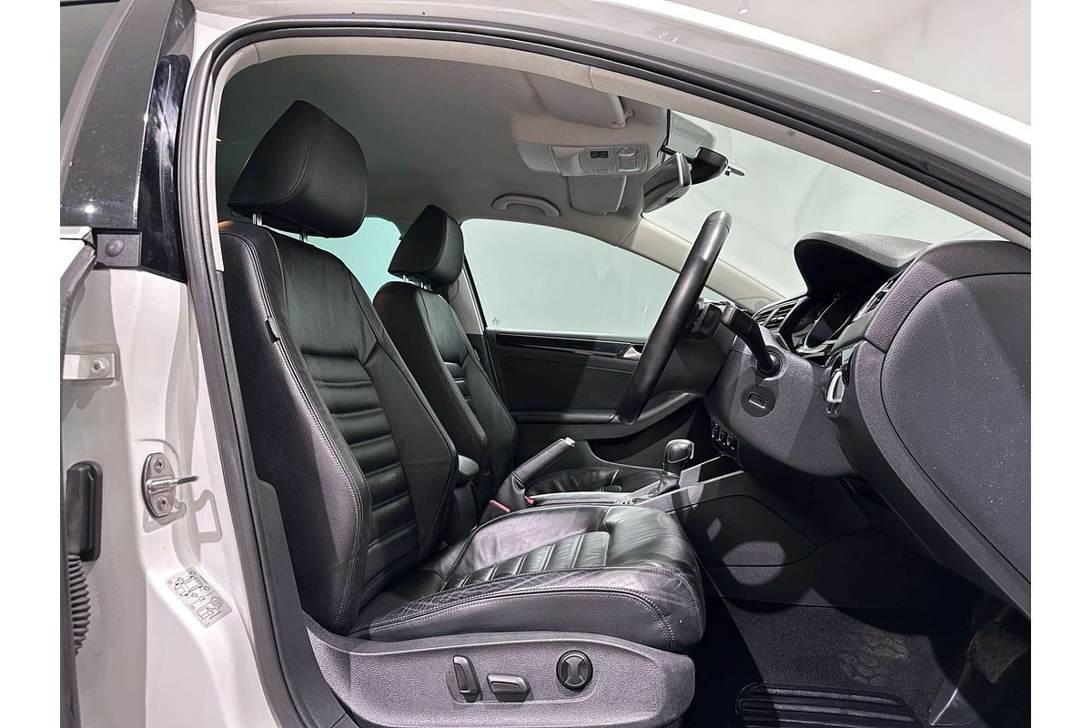 2015 Volkswagen Jetta 155TSI Highline Sport 1B