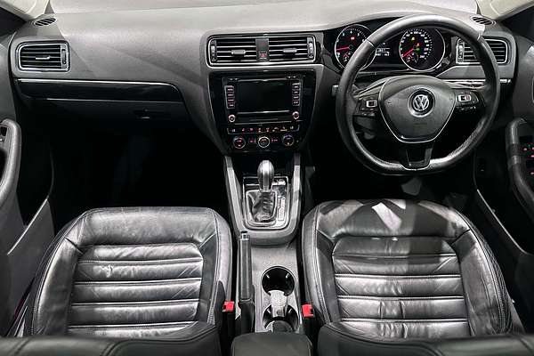 2015 Volkswagen Jetta 155TSI Highline Sport 1B