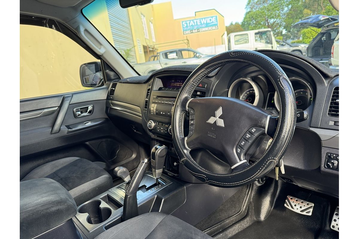 2007 Mitsubishi Pajero VR-X LWB (4x4) NS