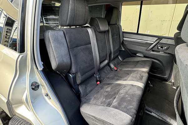 2007 Mitsubishi Pajero VR-X LWB (4x4) NS