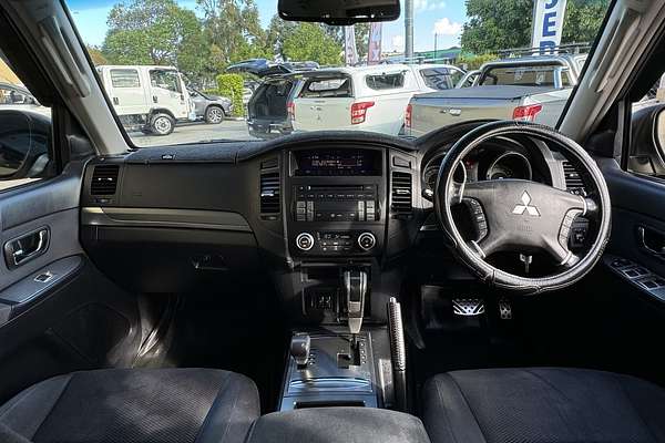 2007 Mitsubishi Pajero VR-X LWB (4x4) NS