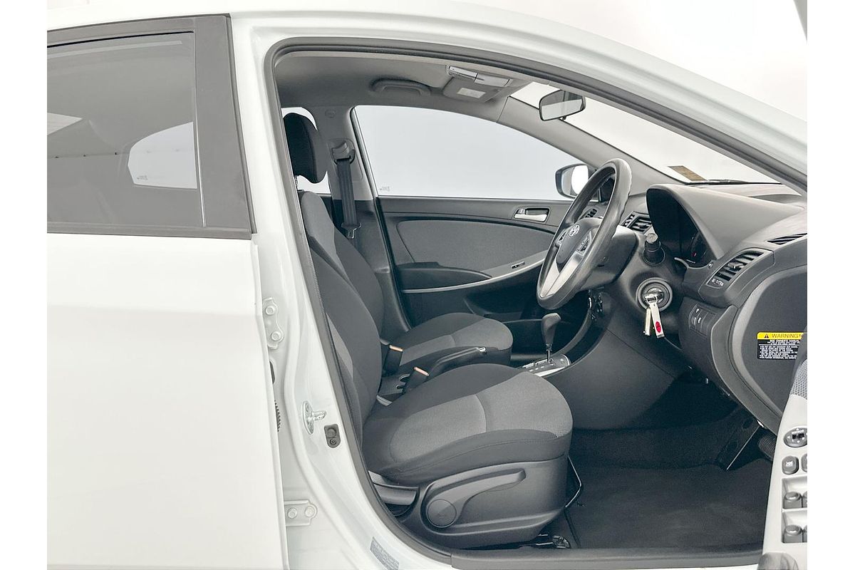 2014 Hyundai Accent Active RB2