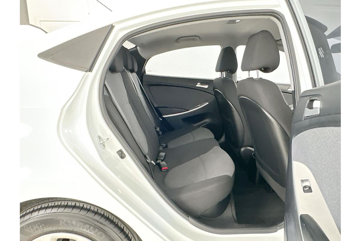 2014 Hyundai Accent Active RB2