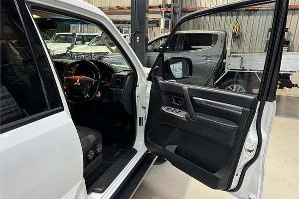 2018 Mitsubishi Pajero GLX NX