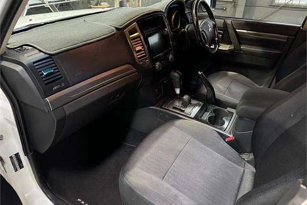 2018 Mitsubishi Pajero GLX NX