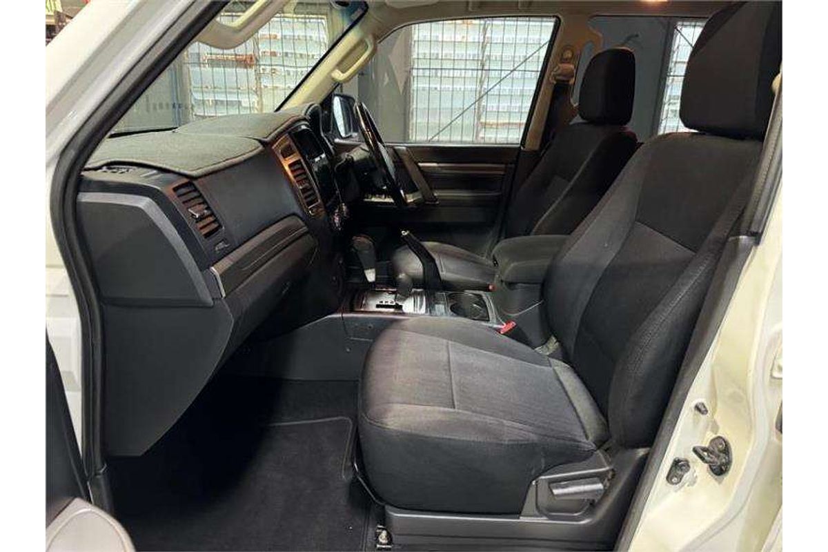 2018 Mitsubishi Pajero GLX NX