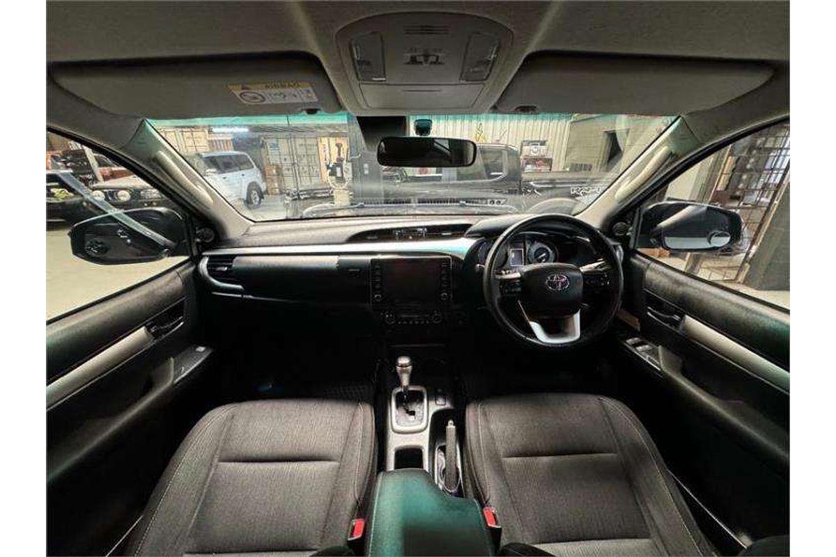 2020 Toyota Hilux SR5 GUN126R 4X4