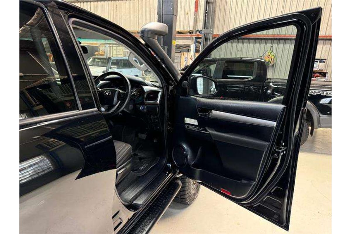 2020 Toyota Hilux SR5 GUN126R 4X4