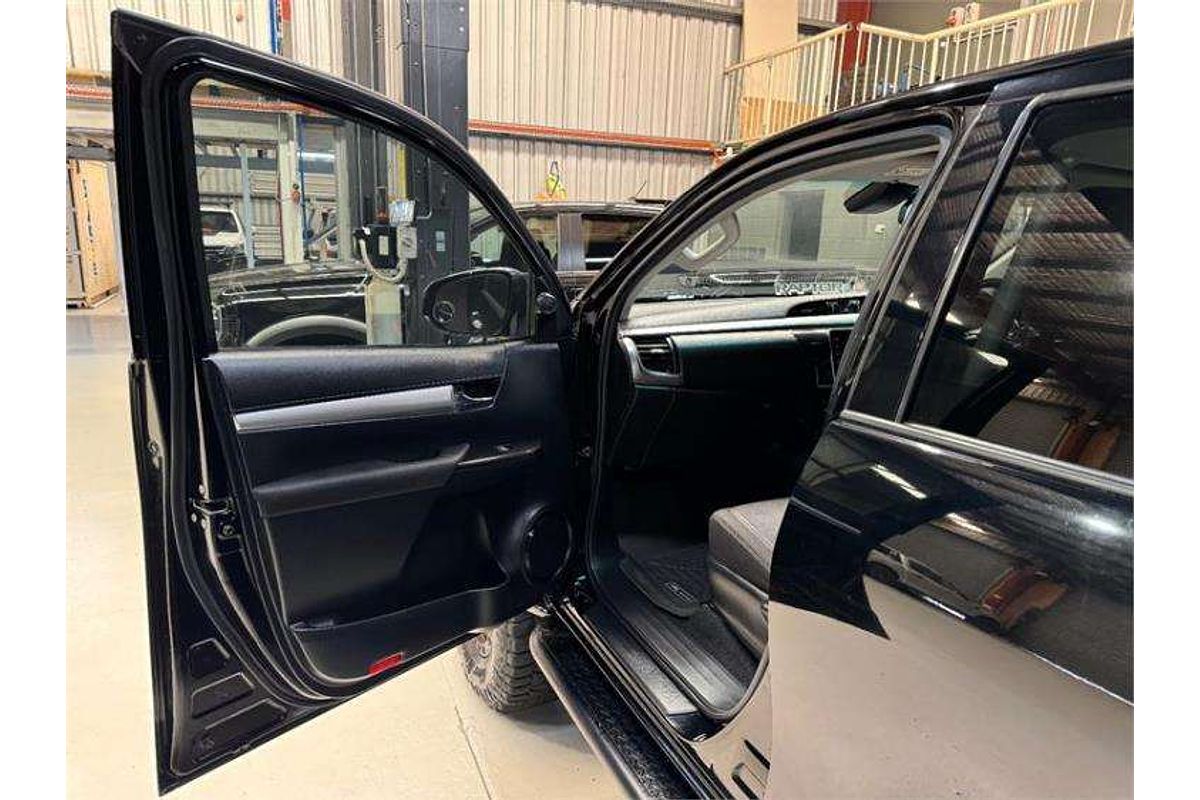 2020 Toyota Hilux SR5 GUN126R 4X4