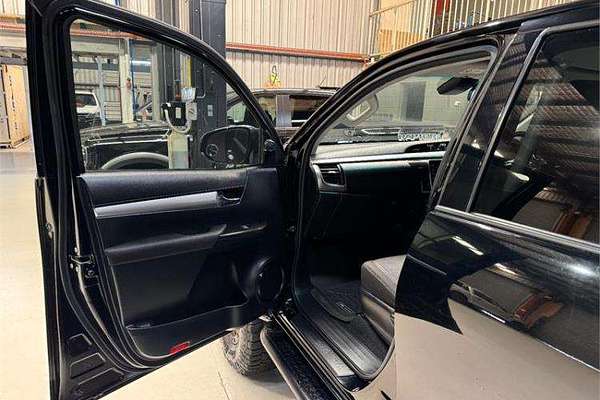 2020 Toyota Hilux SR5 GUN126R 4X4