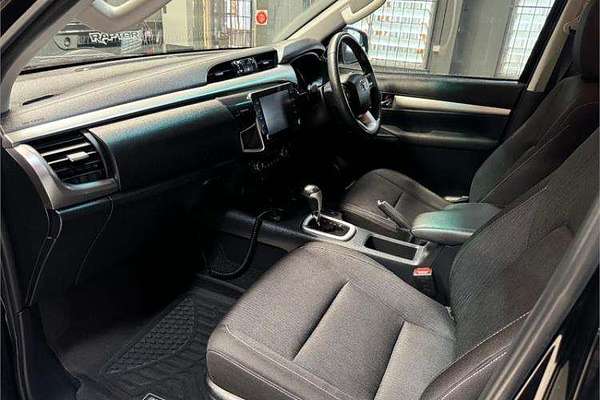 2020 Toyota Hilux SR5 GUN126R 4X4