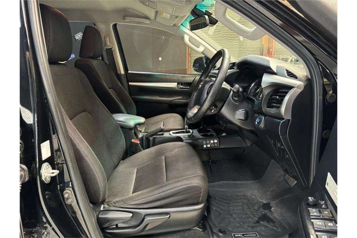 2020 Toyota Hilux SR5 GUN126R 4X4