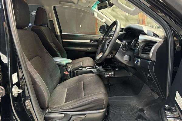 2020 Toyota Hilux SR5 GUN126R 4X4
