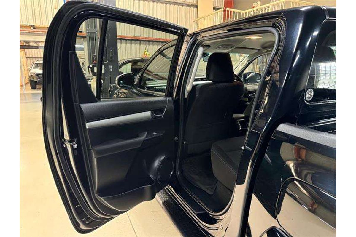 2020 Toyota Hilux SR5 GUN126R 4X4