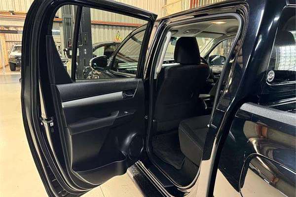 2020 Toyota Hilux SR5 GUN126R 4X4